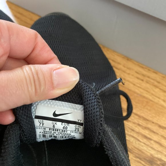 Nike Black Mesh Womens Size 8.5 Runners - Picture 4 of 8